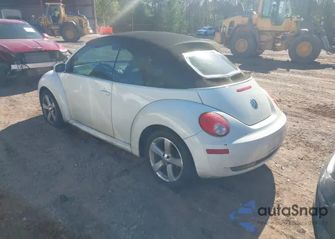 2007 Volkswagen New Beetle Triple White z USA, uszkodzony, nr VIN 3VWFF31Y17M412169